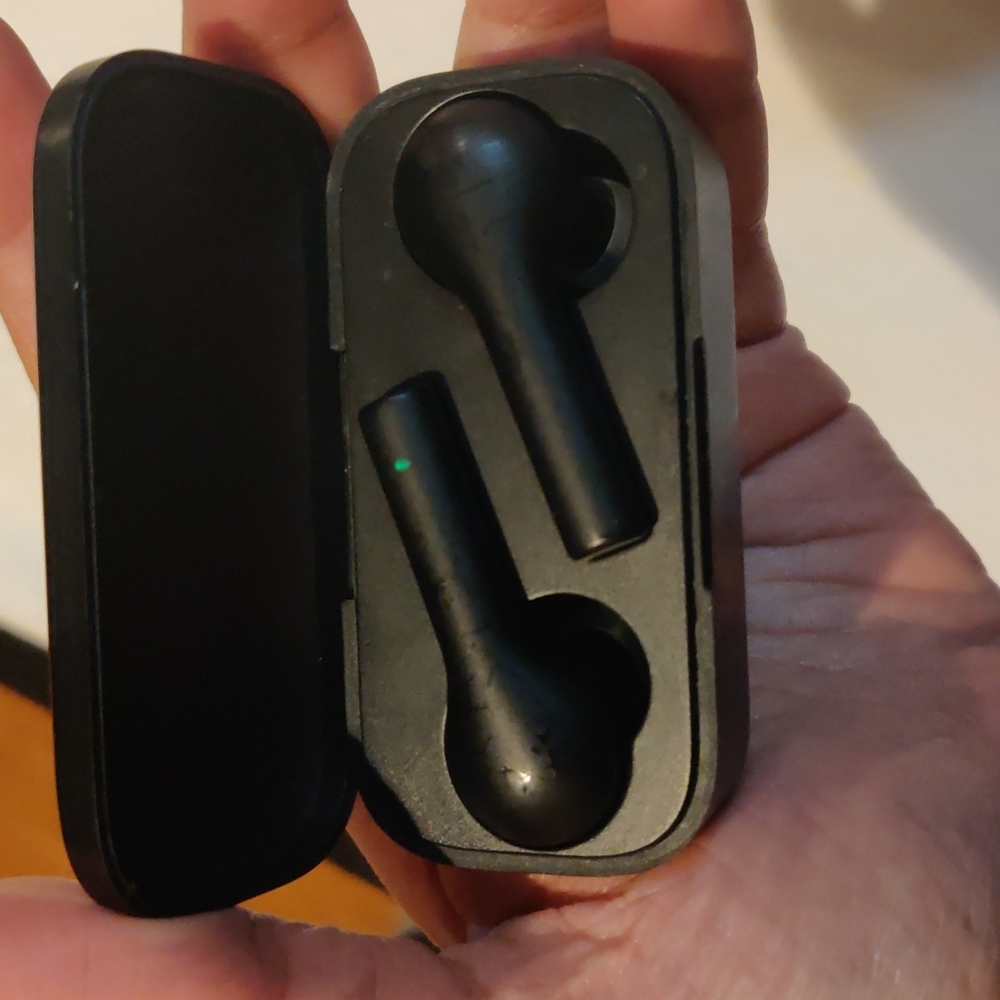 Wireless Earpods - Picture 2 of 5